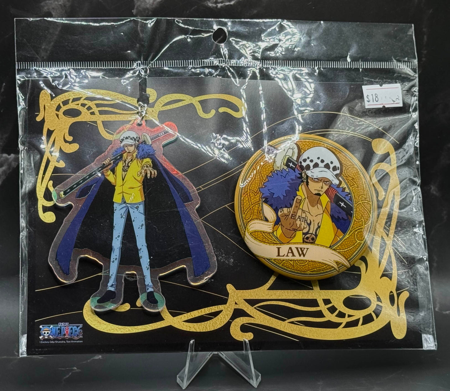 Anime Collection - Badge - Trafalgar Law Stand & Badge Set